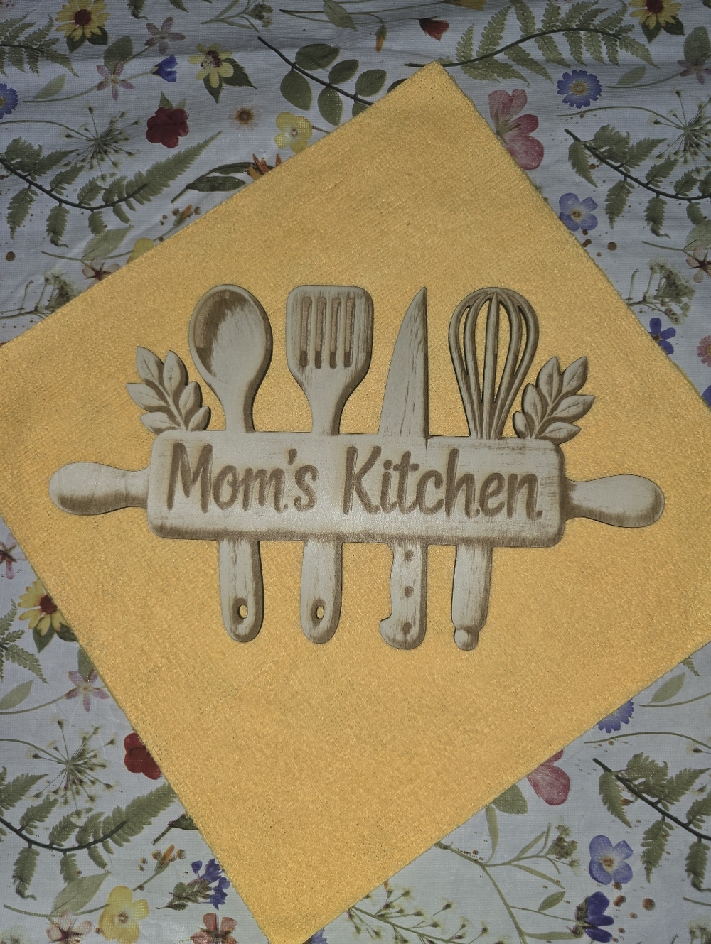 Mom's Kitchen Yellow Decorative Kitchen Sign, 11x7